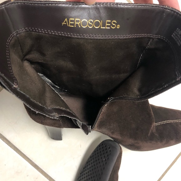 •AEROSOLES• brown suede & leather ankle booties // buckle - Picture 8 of 8